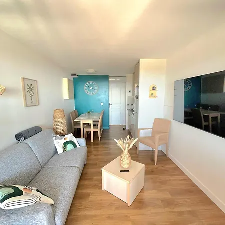 Village Cap Esterel Vue Mer, Duplex Climatise شقة